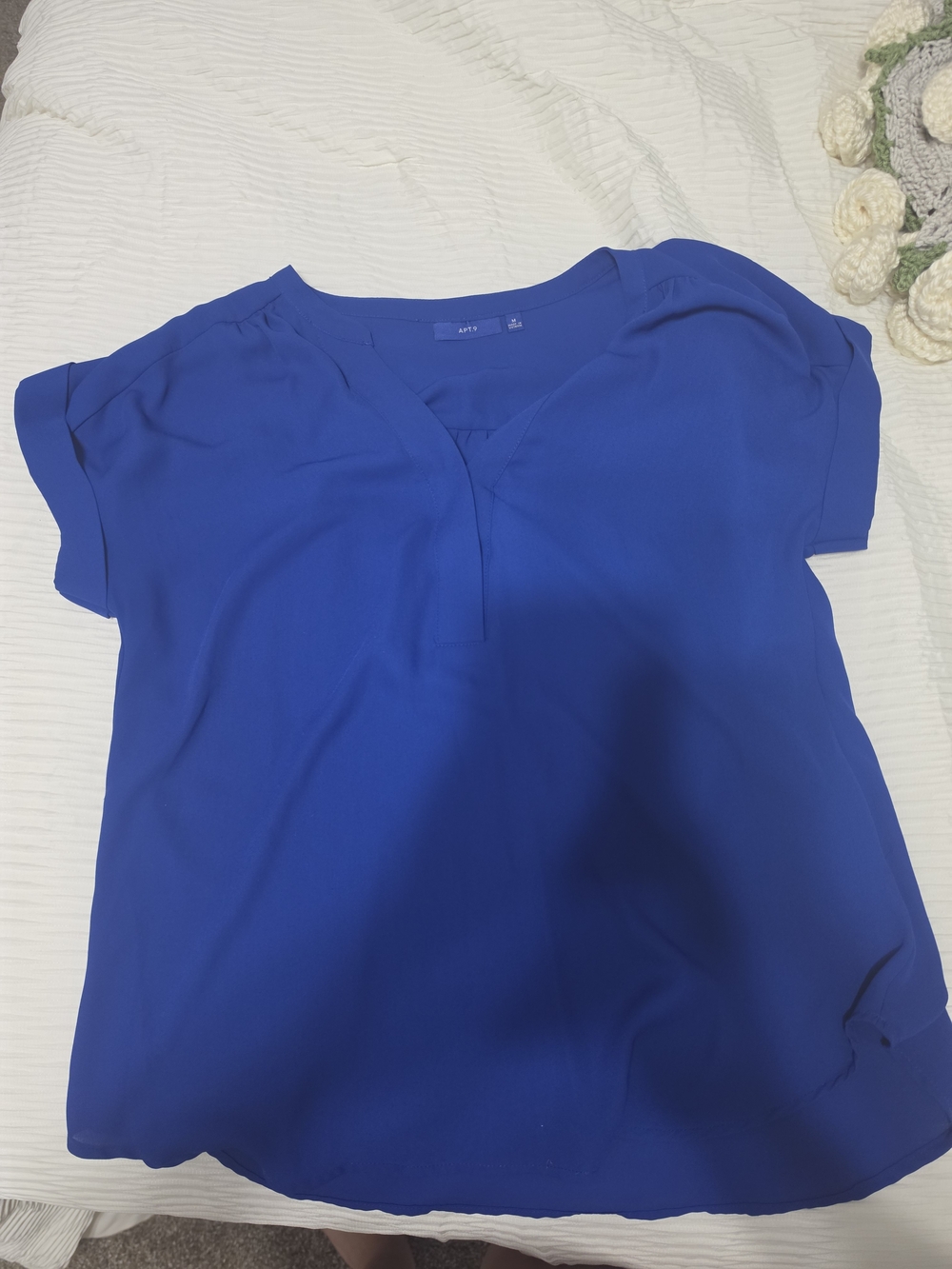 Apt. 9 Women's Cobalt Blue Short Sleeve V-Neck Blouse Size Medium Good Condition